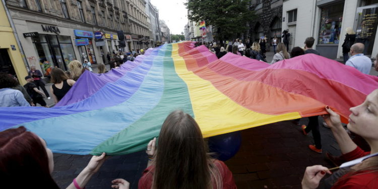  الغاء مسيرة ضخمة للمثليين في صربيا بسبب “أزمة صعبة” في كوسوفو