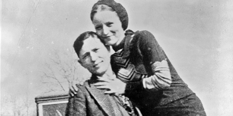 اجتمعا علــــى الحب والجريمة … “بوني وكلايد”