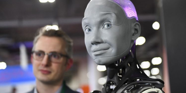 هل يورث البشر “عنصريتهم” للـــذكاء الاصطناعي ؟