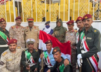 أول يمنية تقود الطيران القتالي تقصف (عراقيل المجتمع)