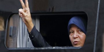 منع ابنة رفسنجاني من النشاط الحزبي فـــي إيـــران