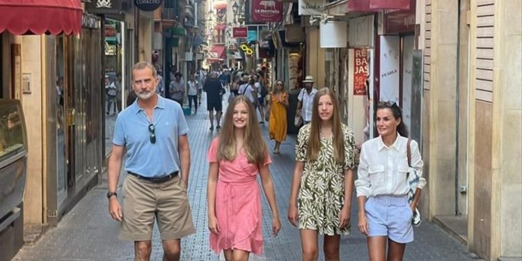 جزر وشواطئ وتجمعات عائلية .. مصايف الملوك