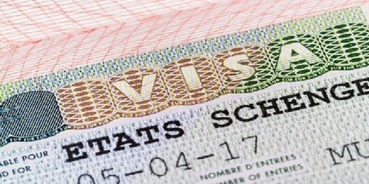 وزراء خارجية الاتحاد الأوروبي سيعلقون اتفاقية التأشيرات مع روسيا