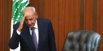 رئيس مجلس النواب اللبناني يعلن دعمه لمبادرة الكاظمي للحوار