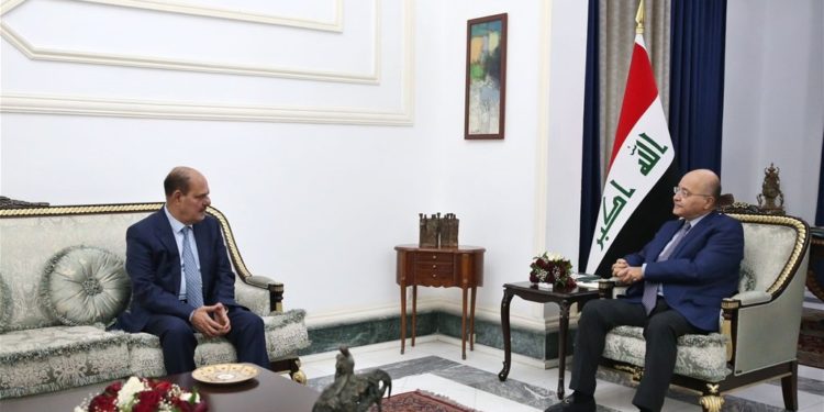 برهم صالح يؤكد أهمية توفيــر “بيئة آمنة ومستقرة” للعمل الصحافي