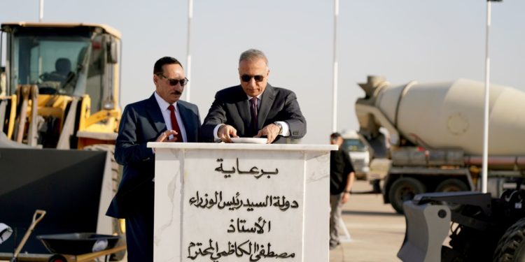 الكاظمي يضع حجر الأساس لإعادة إعمار مطار الموصل الدولي