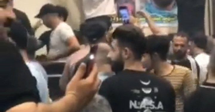 وضع صورة الشهيد “صفاء السراي”  في داخل مجلس النواب العراقي