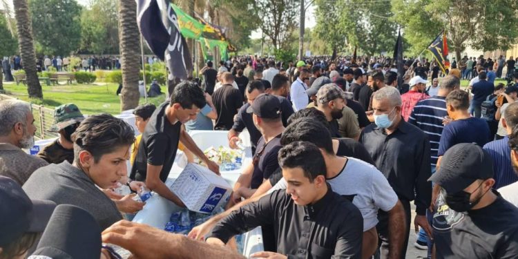 بالفيديو هتافات (متظاهري الإطار) امام الجسر المعلق المؤدي إلى المنطقة الخضراء