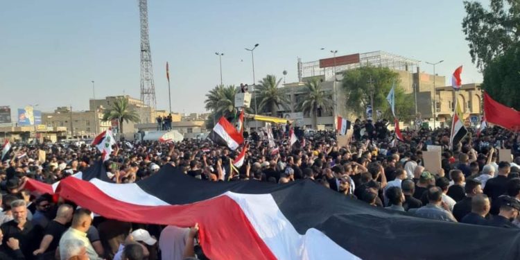 بالصور مظاهرات عارمة في محافظات الوسط والجنوب والموصل وديالى تأيدآ لمعتصمي البرلمان