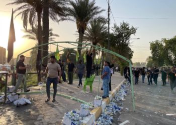 بدء انسحاب متظاهرين الاطار من الجسر المعلق بعد دعوات من المالكي والخزعلي
