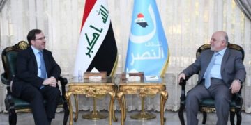 لقاء يجمع العبادي وسفير بريطانيا