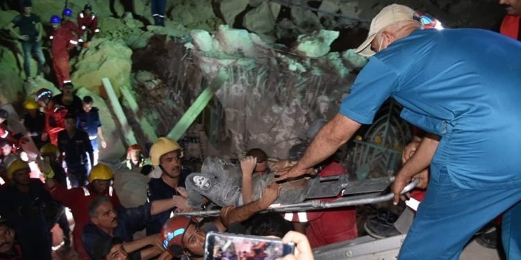 محاصرو قطارة الإمام علي ..   لايزال وجود عدة اشخاص تحت الركام