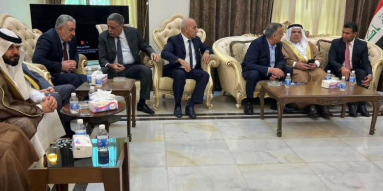 سياسيون وشيوخ في الانبار يعقدون اجتماع بدعم من الإطار + صور