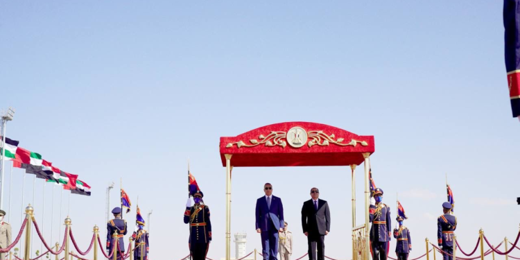 تغطية مصورة لوصول الكاظمي إلى مصر واستقباله من قبل السيسي