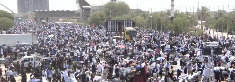 صور من صلاة الجمعة الموحدة لأنصار الصدر