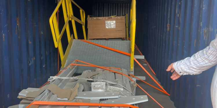 ضبط (8 حاويات) مخالفـــة لشروط وضوابط الاستيراد في منفذ ميناء أم قصر الاوسط