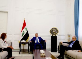 الكاظمي يستقبل عائلة الشاعر الكبير محمد مهدي الجواهري
