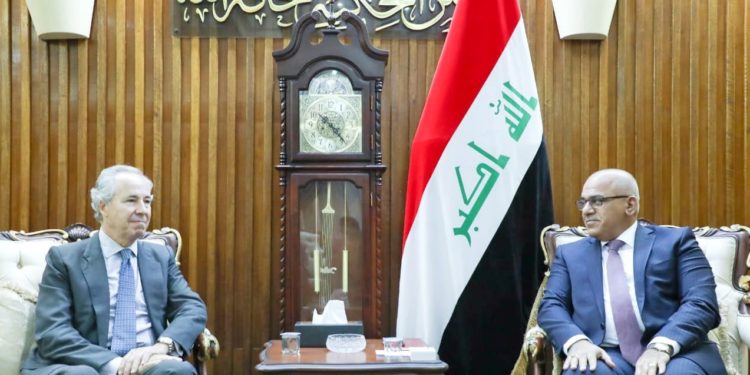 وزير التعليم يدعو إلى إنشاء “الجامعة العراقية – الإسبانية”