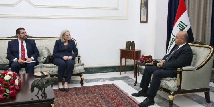 برهم صالح يلتقي السفيرة الأميركية