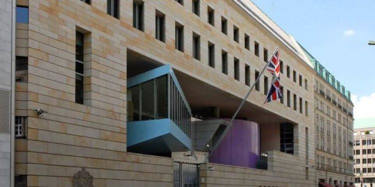 الكشف عن طبيعة الانفجار الذي سمع دويه داخل السفارة البريطانية في بغداد