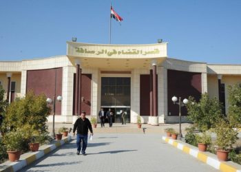 السجن 15 سنة لشخصين فجرا أنبوب نفط و حبس قاض مزيف خلف القضبان