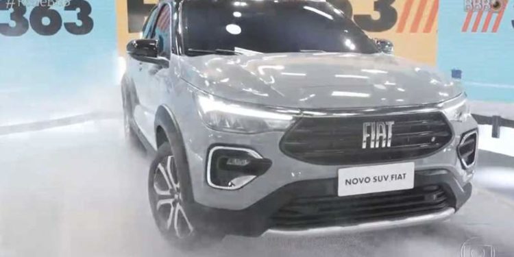 شركة فيات تكشف عن أول سيارة كروس أوفر كوبيه لها