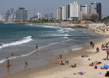 اعتقال شاب فلسطيني “اغتصب مراهقة إسرائيلية على الشاطئ”