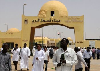 نـــــزوح سوداني إلى مصر بحثا عن (مستقبل أكثر إشراقا)