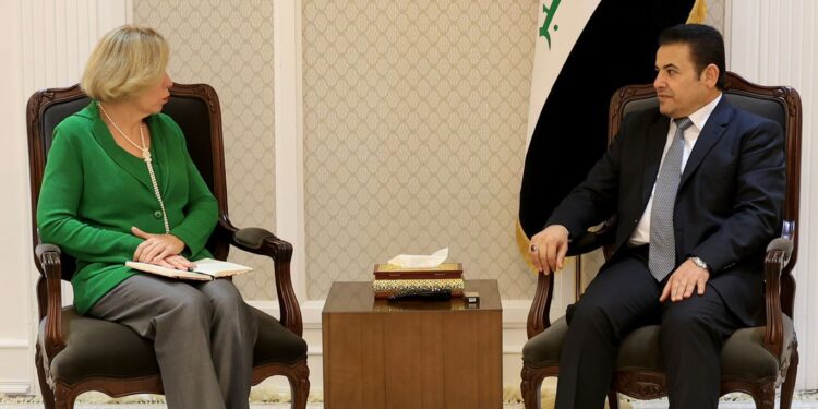 الأعرجي يستقبل سفيرة أستراليا  والبحث في عدة ملفات