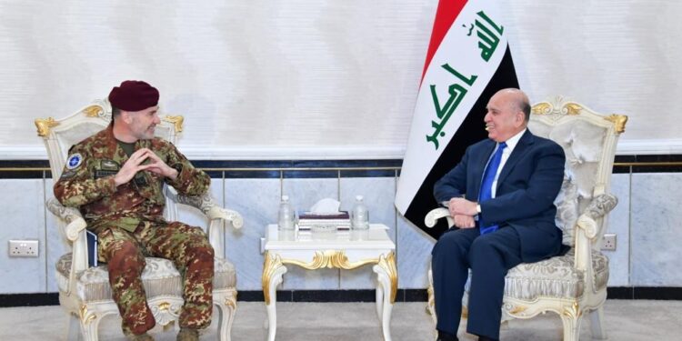 وزير الخارجية يبحث مع الناتو إمكانية توسيع مهام البعثة في العراق