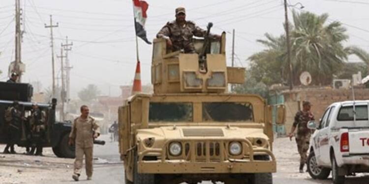 القبض على 8 مطلوبين بينهم متهم بالإرهاب