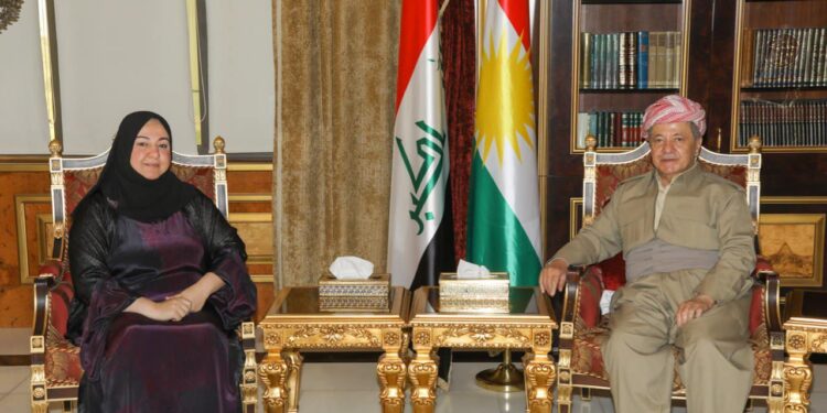 مسعود بارزاني يبحث “كتابة دستور الإقليم” مع رئيسة البرلمان