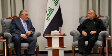 العامري يستقبل السفير الروسي
