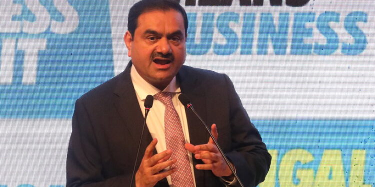 أصبح ثاني أغنى رجل في العالم لمـــدة “15 دقيقة فقط”