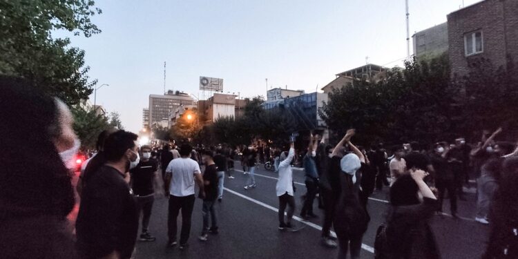 إسبانيا تستدعي سفير طهران على خلفية الاحتجاجات في إيران