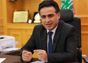 استــــهداف منزل وزير لبناني بقنبلة