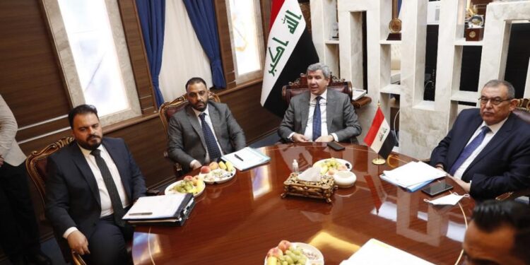 أول تعليق عراقي بعد اتفاق “أوبك ” على خفض الانتاج