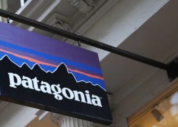 ملياردير أميركي يتبرع بكامل شركته لمكافحة تغير المناخ .. قيمتها 3 مليار $