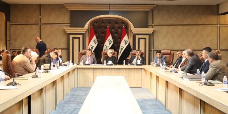 ملف العقود على طاولة اجتماع (نيابي – حكومي)