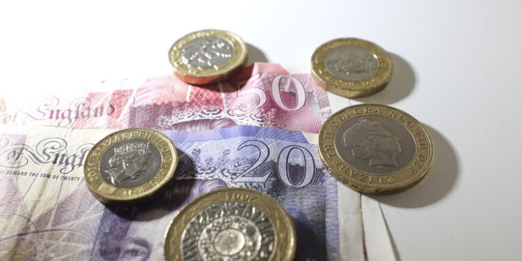  وزير المالية البريطاني يعقد اجتماع أزمة مع المصرفيين 