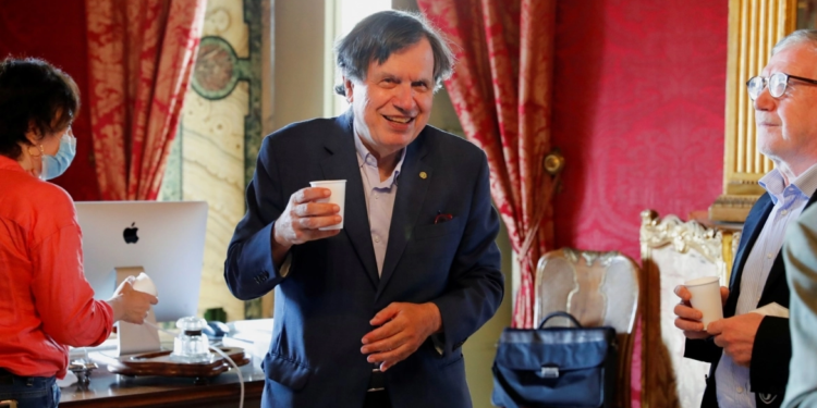 عالم يستفز الايطاليين طلب تغيير طريقة طهي المعكرونة لتوفير الطاقة ,,, أبعد عبقريتك عن المطاعم