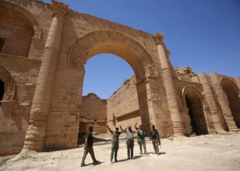 نينوى تـــخلع تشوهات “داعش” ,, (آلهة قديمة وفوارغ طلقات)