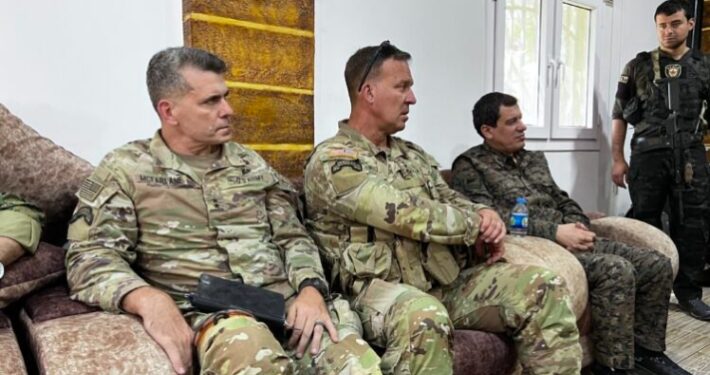 وفد مشترك من (التحالف و قسد) يزور مخيم الهول