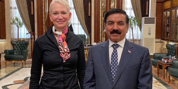 بالتفاصيل زيارة مساعدة وزير الدفاع الأميركي إلى بغداد