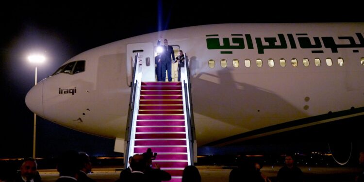 السيد الكاظمي يغادر العاصمة بغداد متوجهاً إلى نيويورك