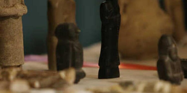 أكثر من 11 ألف قطعة أثرية عراقية عالقة في الخارج ،،!