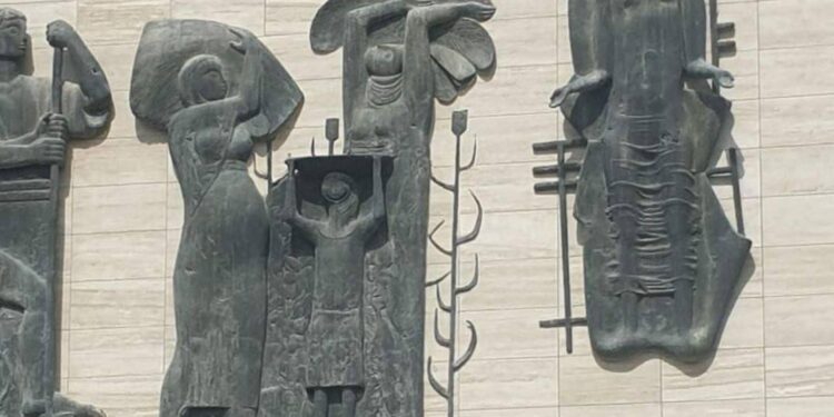 بالصور إعادة تأهيل نصب الحرية وحديقة الأمة في بغداد