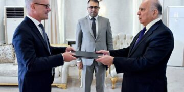 وزير الخارجيَّة يتسلّم أوراق اعتماد السفير الدنماركيّ الجديد