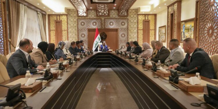 الحلبوسي يؤكد أهمية متابعة تنفيد المشاريع الخدمية