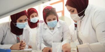 نقابتا أطباء الأسنان والصيادلة تصدران قرارات صارمة